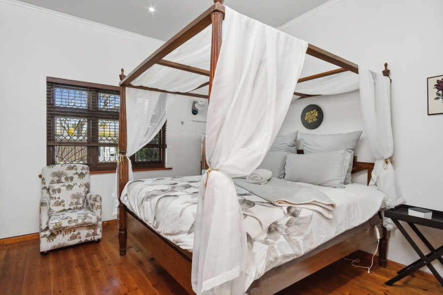 5 Bedroom Property for Sale in Wynberg Western Cape